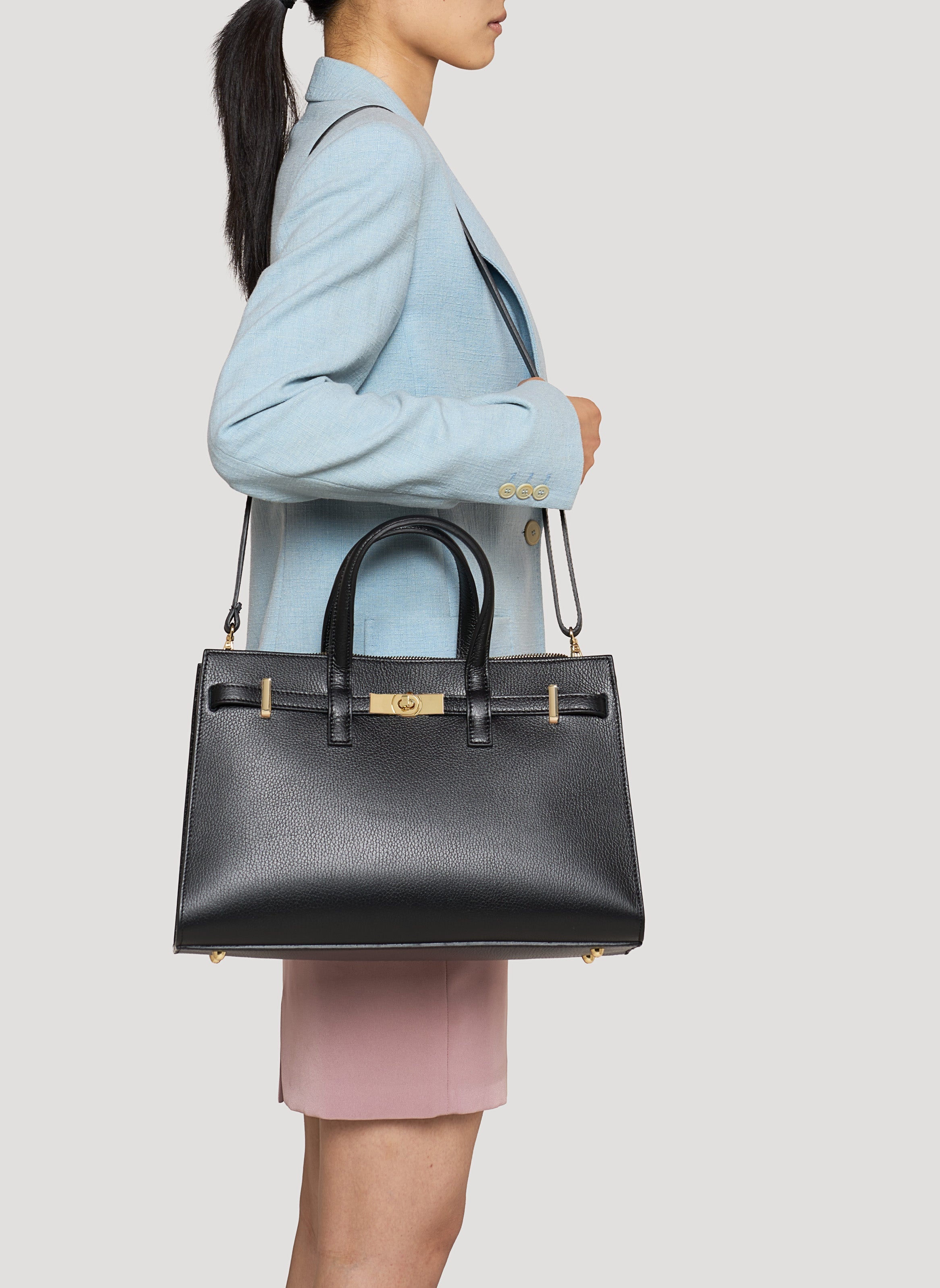 Borsa Sveva in pelle Togo Nera